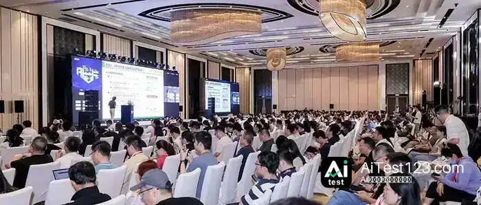 2026全球AI芯片峰会上海落幕:60余位嘉宾谈Token与智能体算力(配图 1)