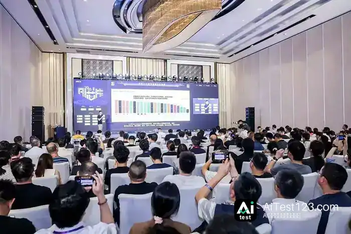 2026全球AI芯片峰会上海落幕:60余位嘉宾谈Token与智能体算力(配图 10)