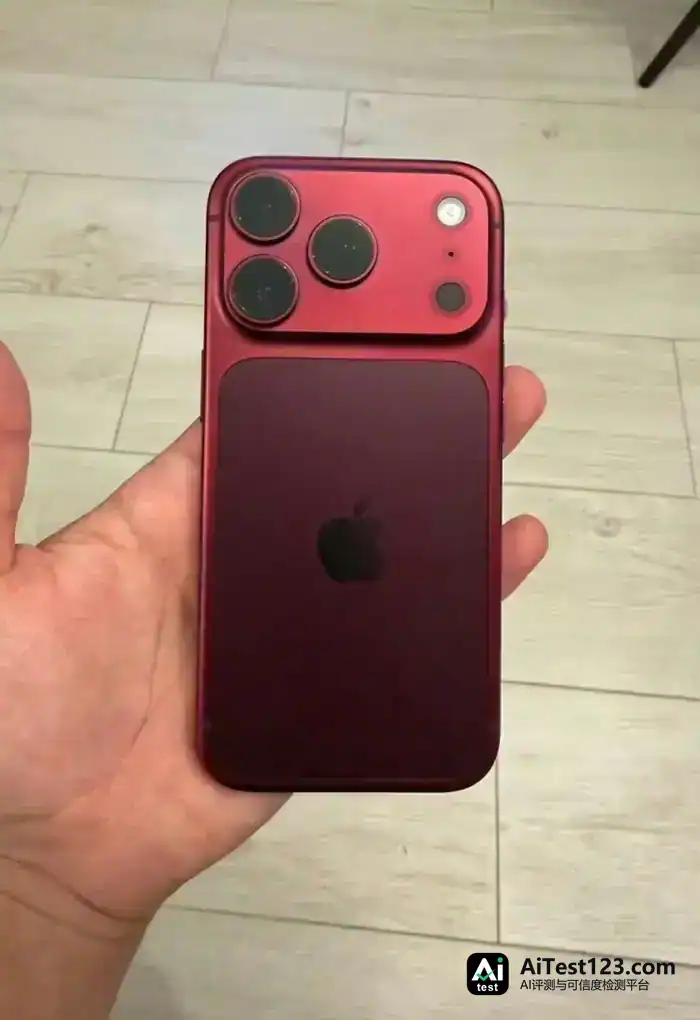 iPhone 18 Pro机身褪色:酒红色明显,苹果暂未回应(配图 2)